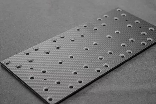 碳纤维板透不透气?