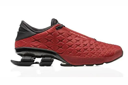 一双碳纤维板跑鞋值2000元吗?